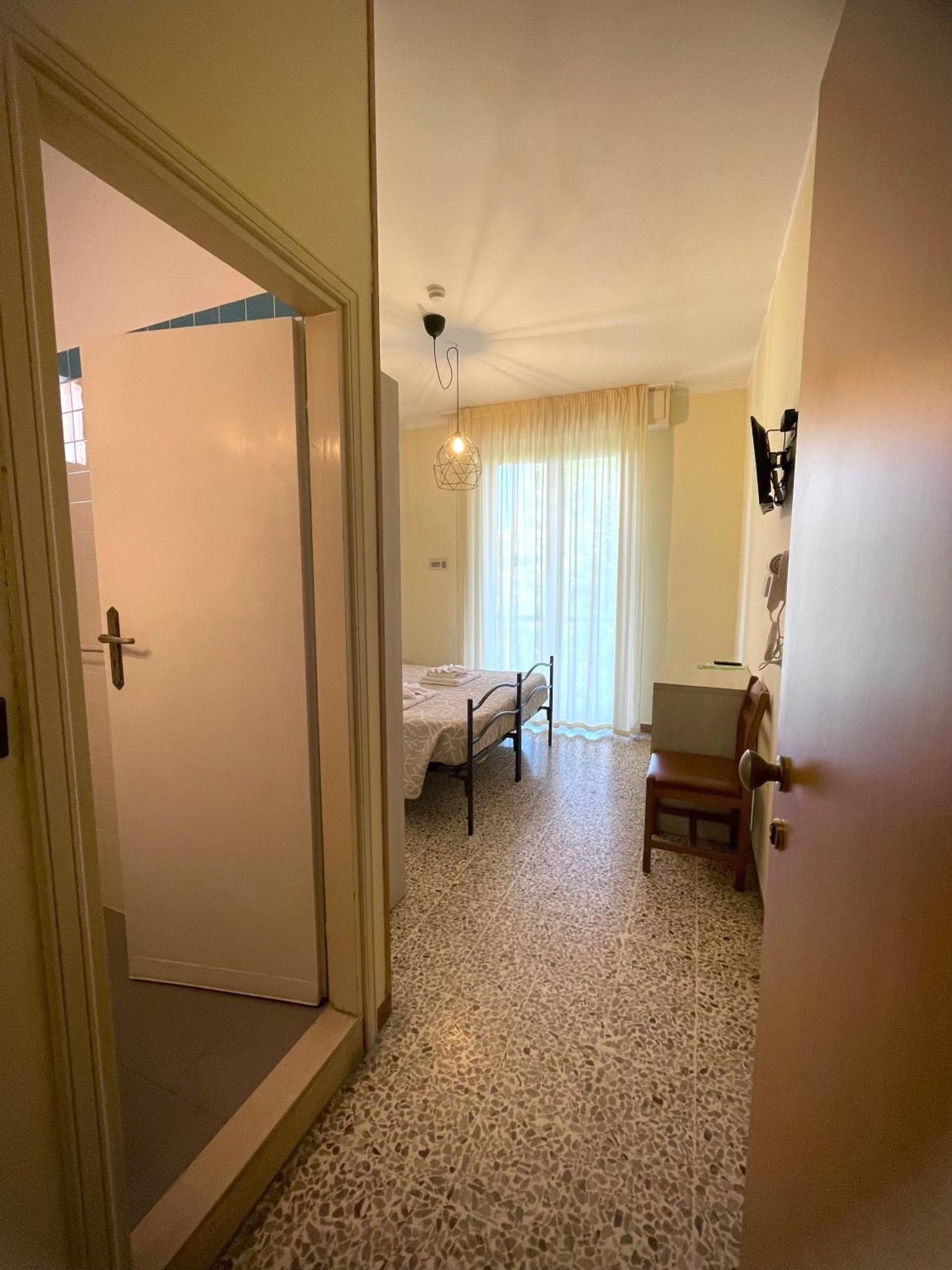 Hotel Reale Rimini Exteriör bild