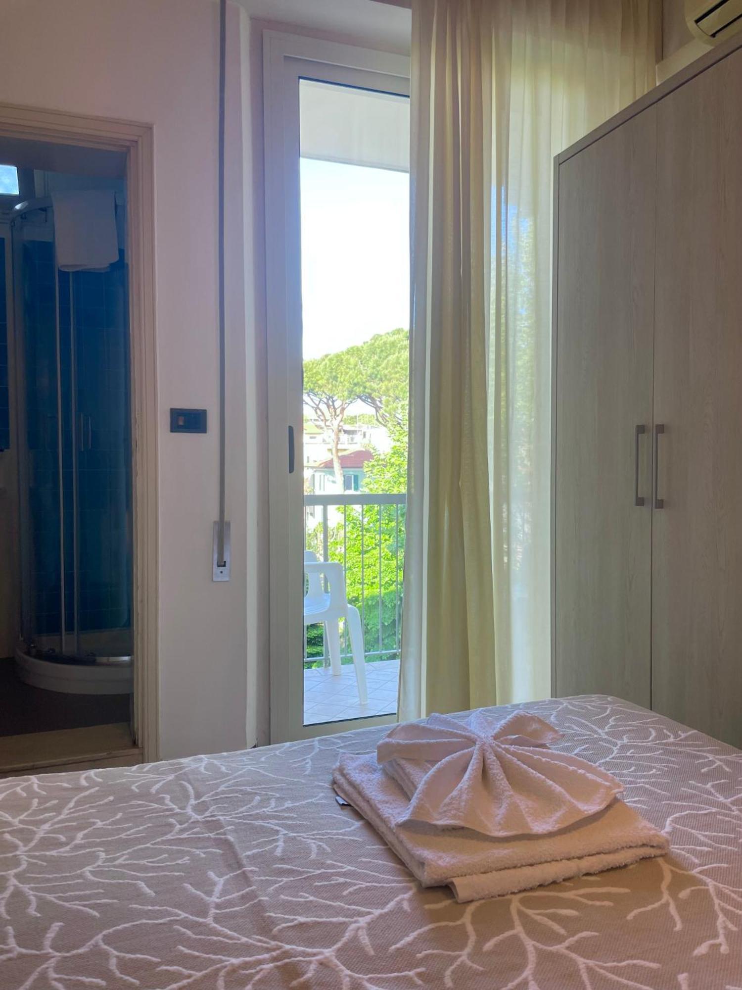 Hotel Reale Rimini Exteriör bild