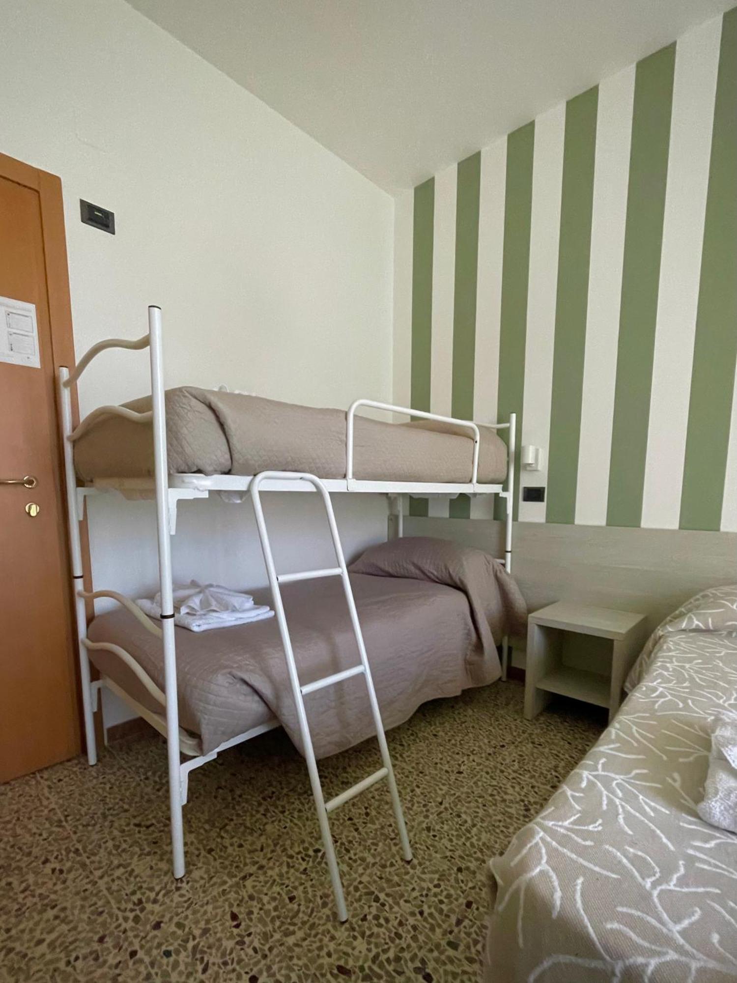 Hotel Reale Rimini Exteriör bild
